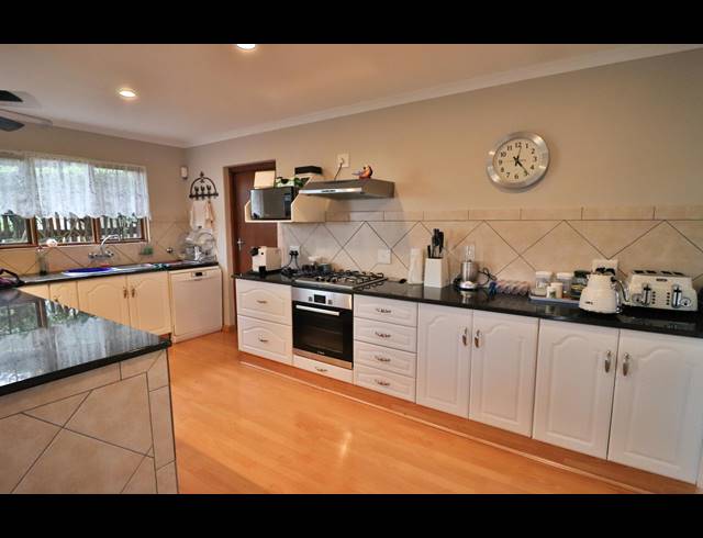 3 BEDROOM TOWNHOUSE SOLD IN WATERFALL